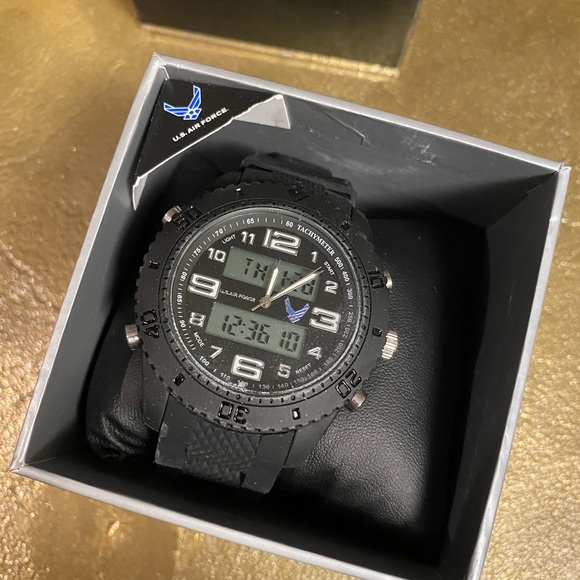 ☀️Wrist Armor Men's U.S. Air Force C27 Black Tachymeter Watch by Versil - Picture 2 of 5